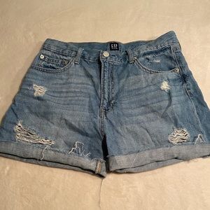 NWOT Women’s Gap Jean Shorts- Distressed 28”